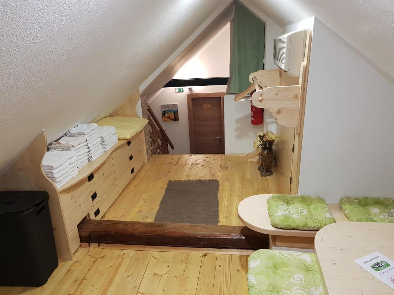 戈雷尼斯卡地区采尔克列 Mama'S House旅舍 外观 照片